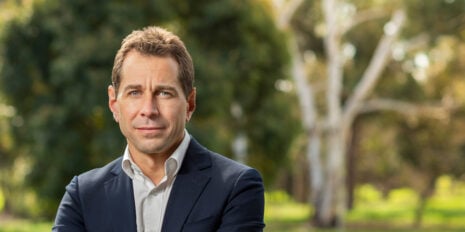 بول سميث مدير إدارة شينكا paul smith director shinka management